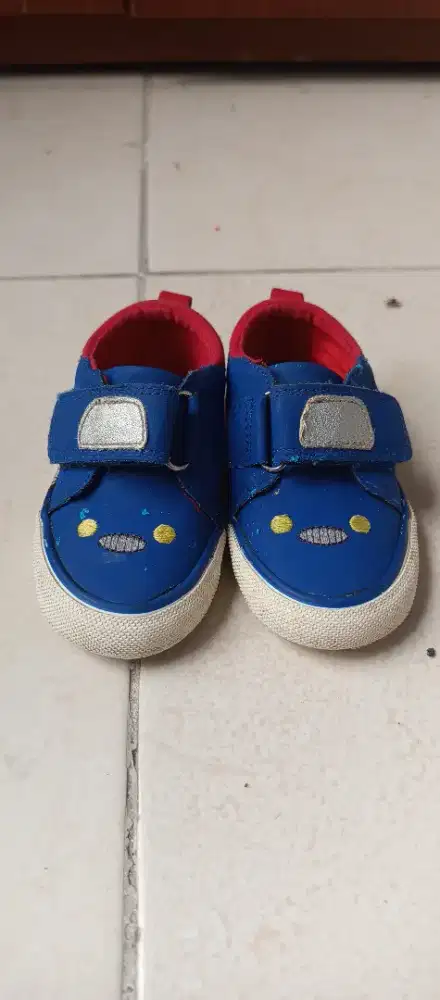 Sepatu bayi/balita merek Mothercare