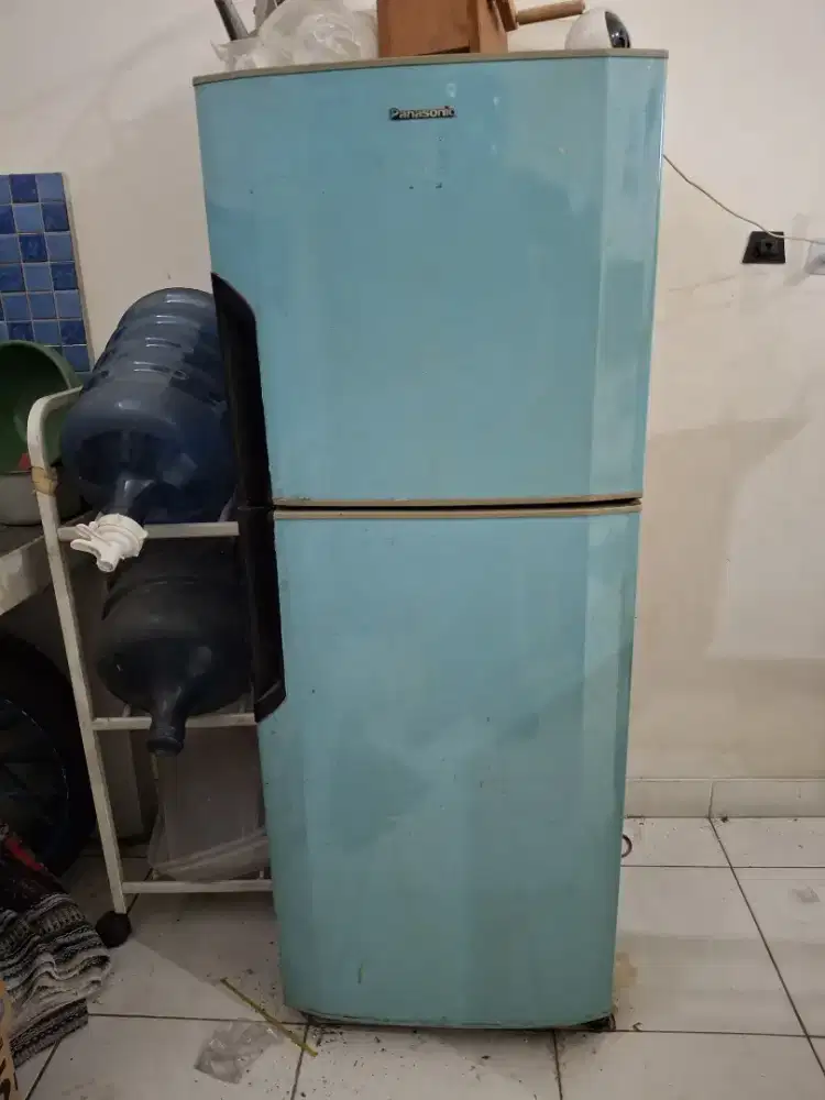 Kulkas Panasonic 2 pintu