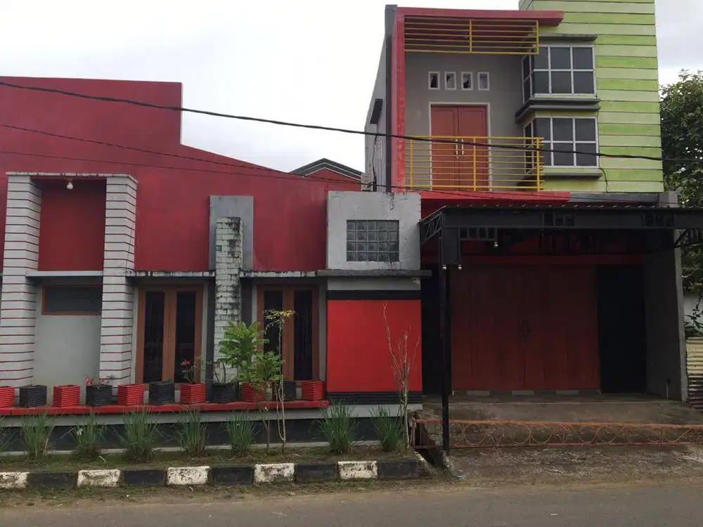 Dijual Rumah dengan Ruko