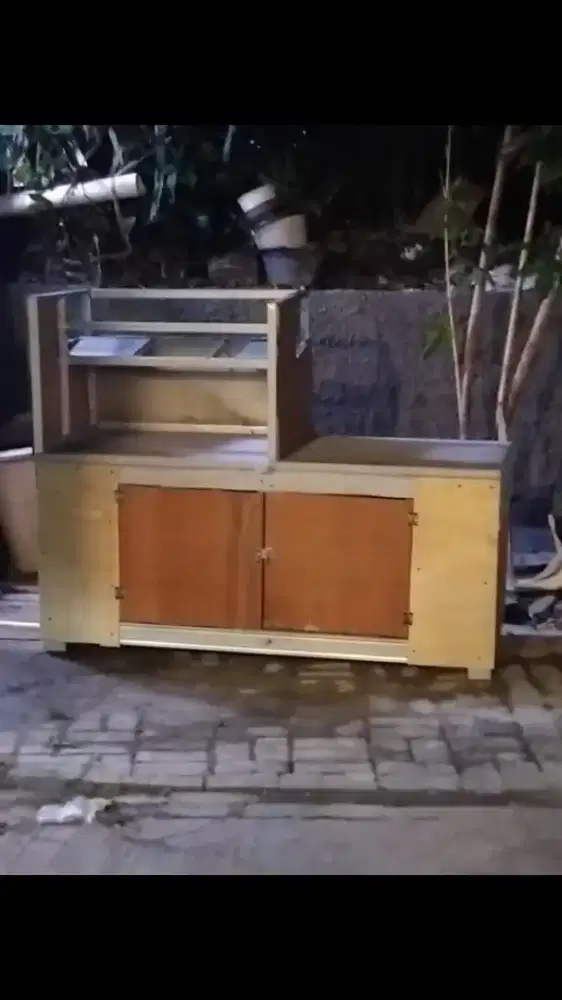 Meja dagang serbaguna