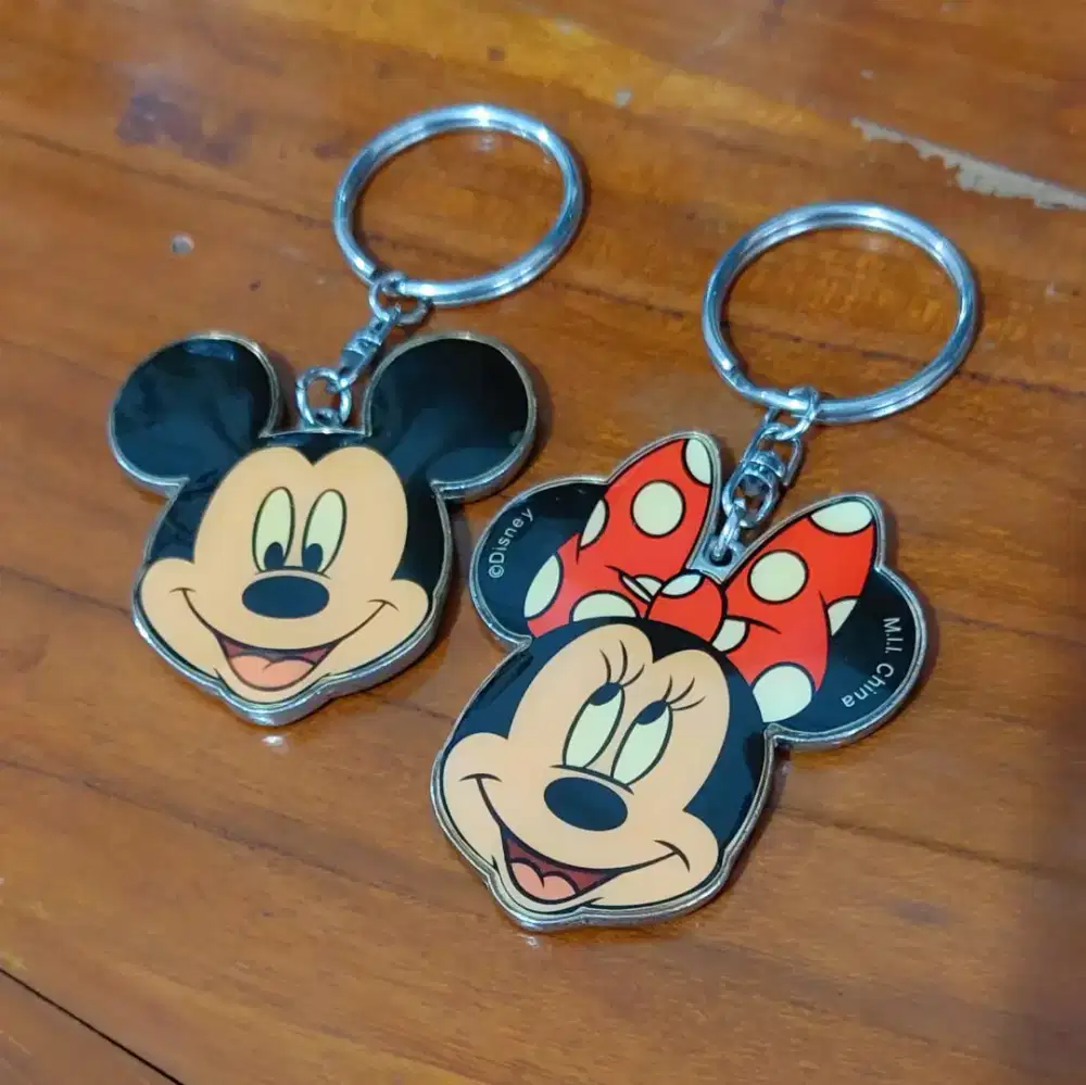 MICKEY MINNIE MOUSE VINTAGE DISNEY WORLD GANTUNGAN KUNCI