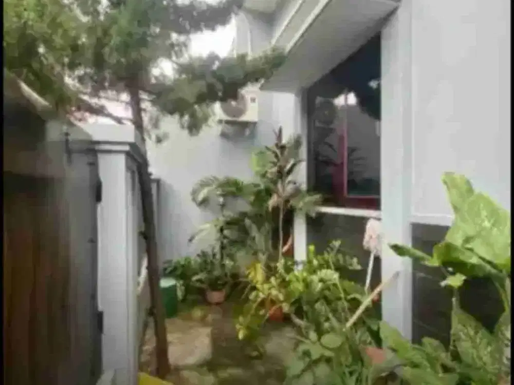 Disewa rumah 2 lantai Pondok kelapa Jakarta timur
