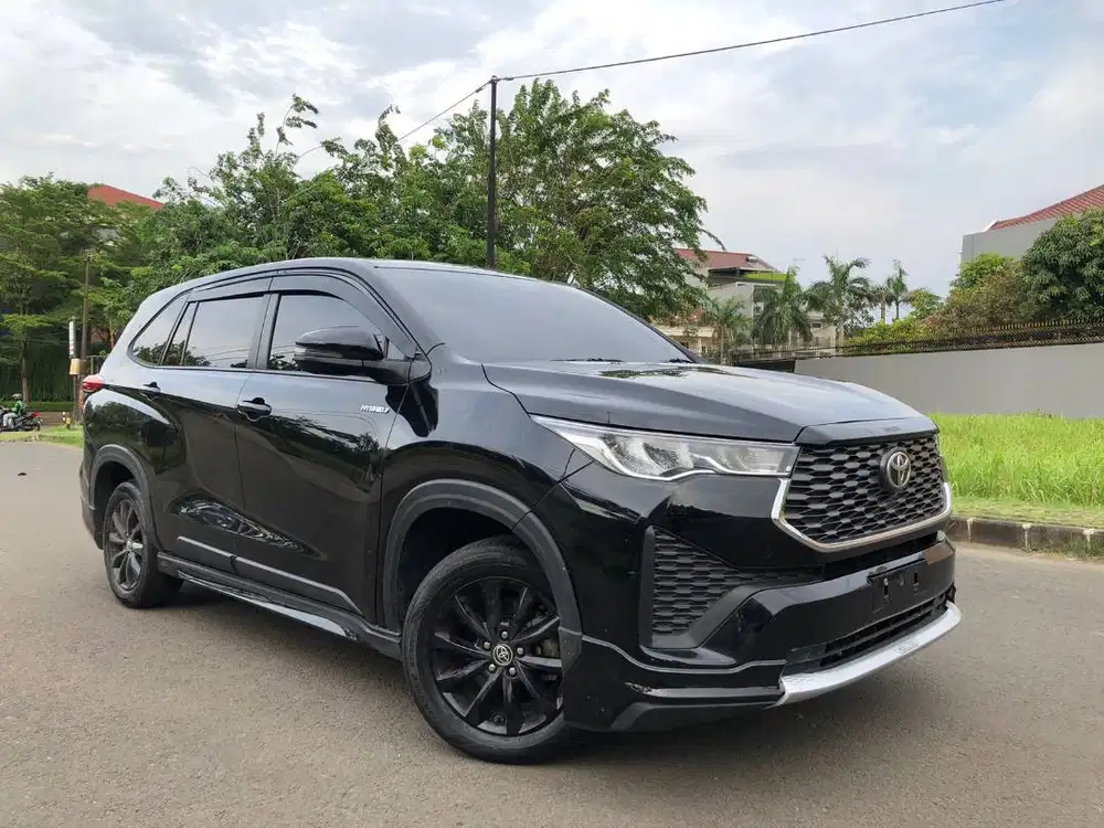 Toyota Innova Zenix V Hybrid 2024