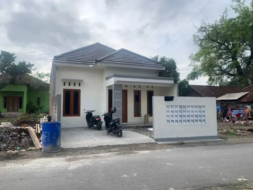 RUMAH CANTIK, AKSES JALAN ASPAL DI BANGUNTAPAN BANTUL