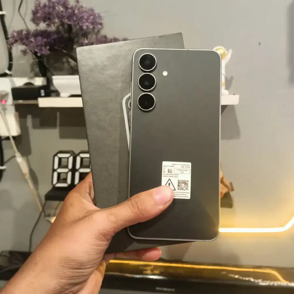 Samsung S25 FE 8/256, Mulus Tanpa Minus, Garansi Masih Panjang