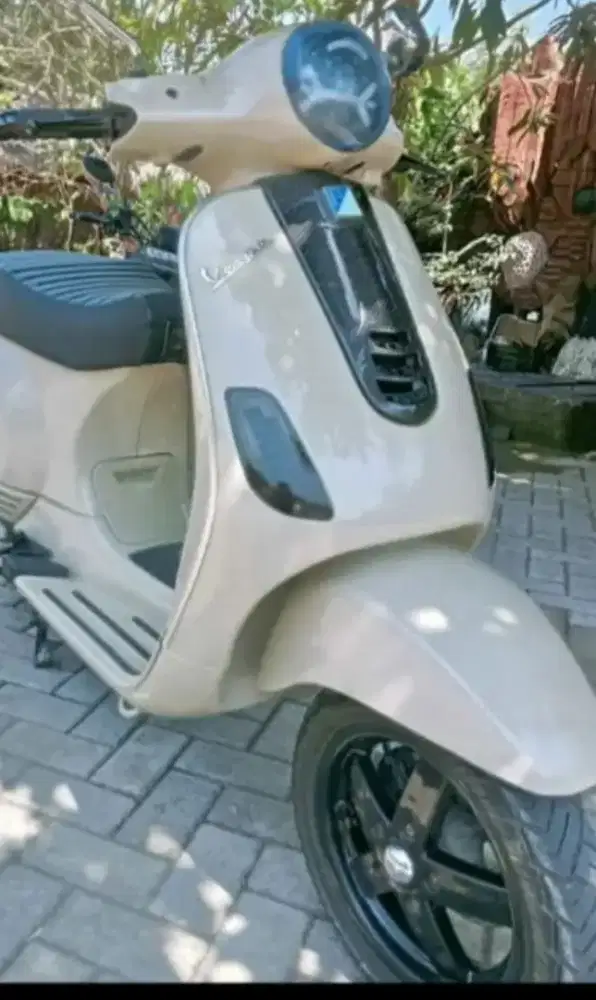 Vespa LX 125 plat B pajak of