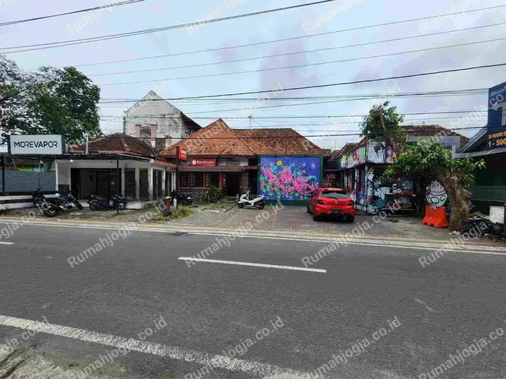 rumah dan tempat usaha pinggir jalan Prawirotaman mantrijeron