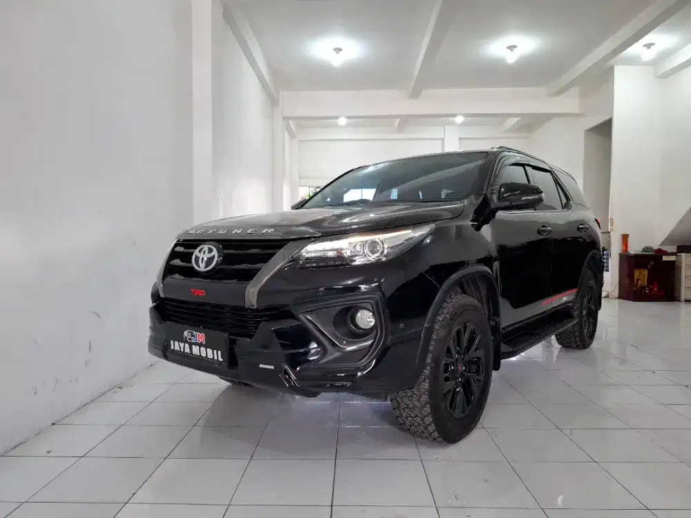 TOYOTA FORTUNER 2.4 TRD A/T, 2020