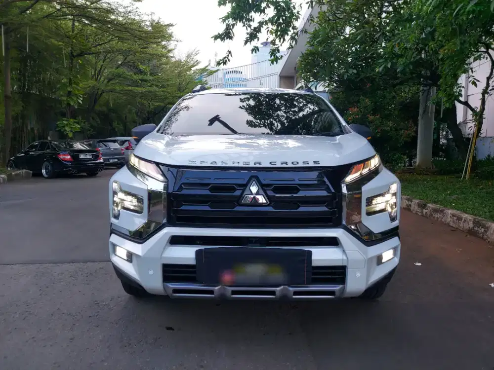 Mitsubishi Xpander Cross 1.5 AT Premium Package 2023 / 2024 Putih