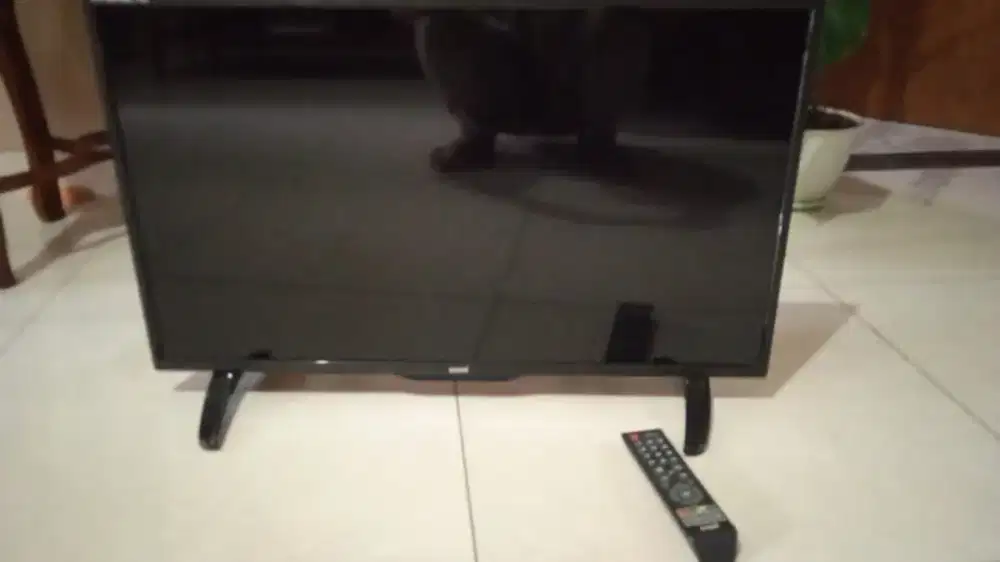 Tv Akari 32 inch mulus siap pakai, kelengkapan tv remote,