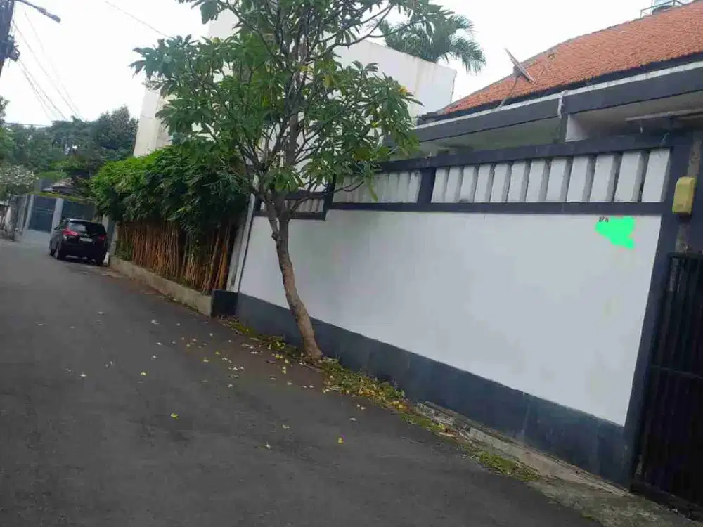 DISEWAKAN RUMAH BAGUS 2LANTAI SIAP HUNI BISA BUAT KANTOR AMPERA KEMANK JAKSEL.