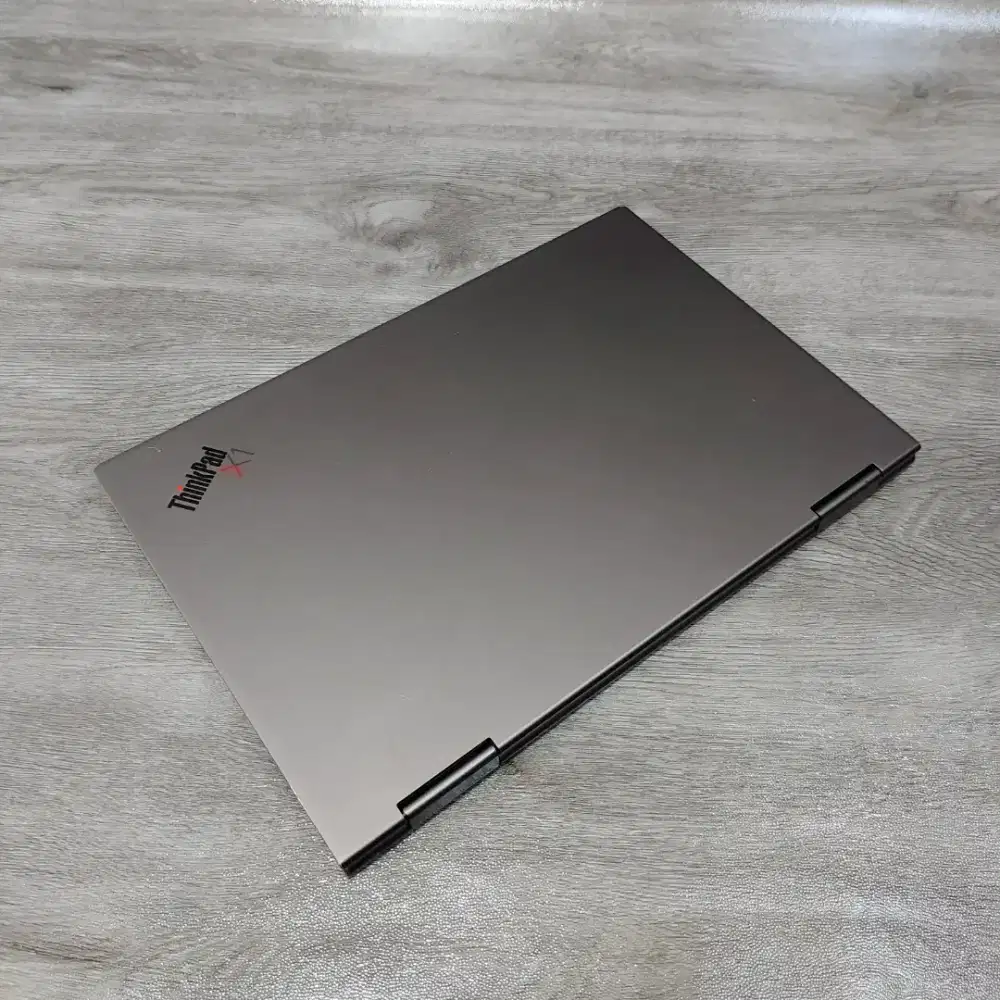 2in-1 Laptop Lenovo Thinkpad X1 Yoga Slim Touchscreen+Layar Lipat Core