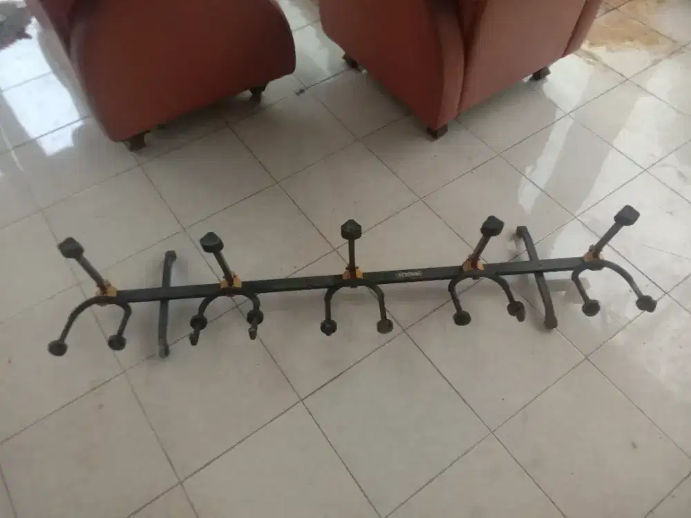 Standing Gitar - Tempat Gitar