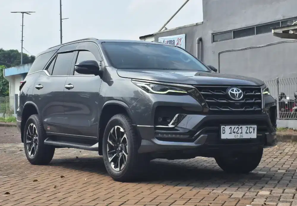 Fortuner Vrz Gr 2.4 Automatic  2022  Disel Abu Metalik
