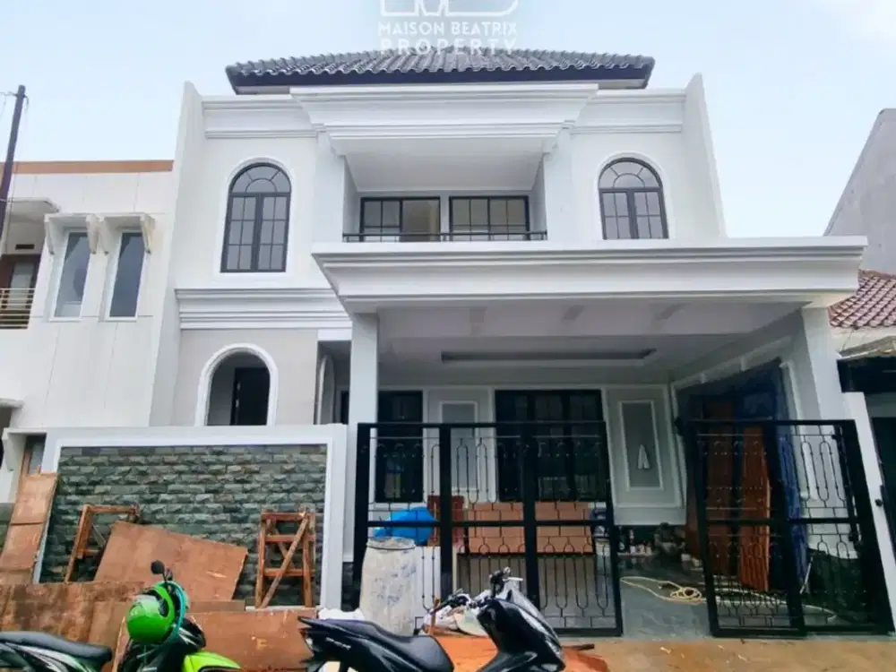 RUMAH BARU 2 LANTAI DESAIN CLASSIC MODERN LOKASI STRATEGIS DI GRIYA LOKA - BSD