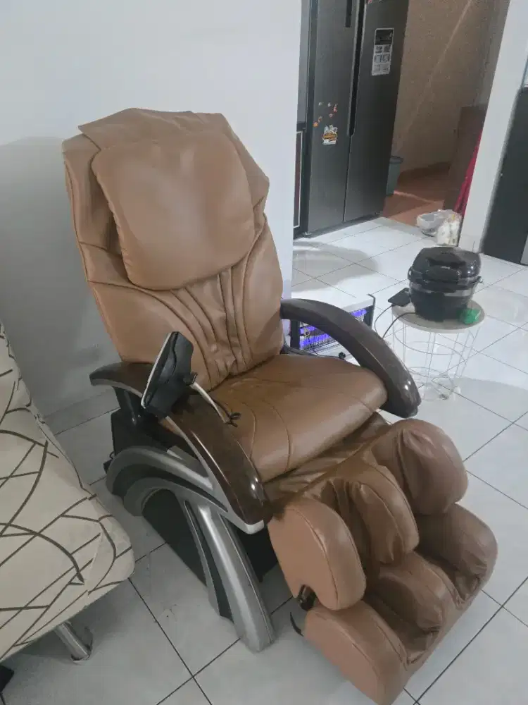 Kursi Pijit Ogawa (Rusak)