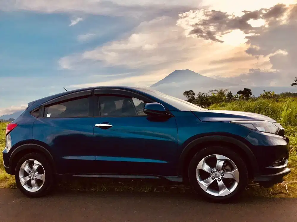 Honda hrv thn 2015 good kondition, warna biru sporty antik