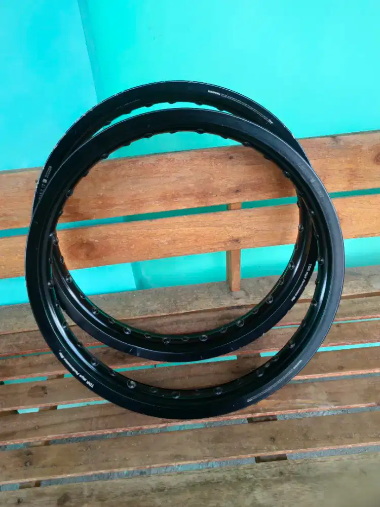 Velg TDR hitam glossy