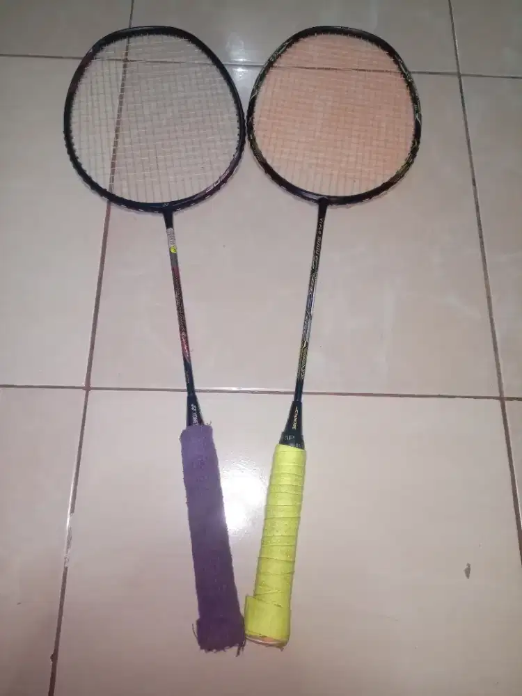Raket badminton Yonex dan hundred