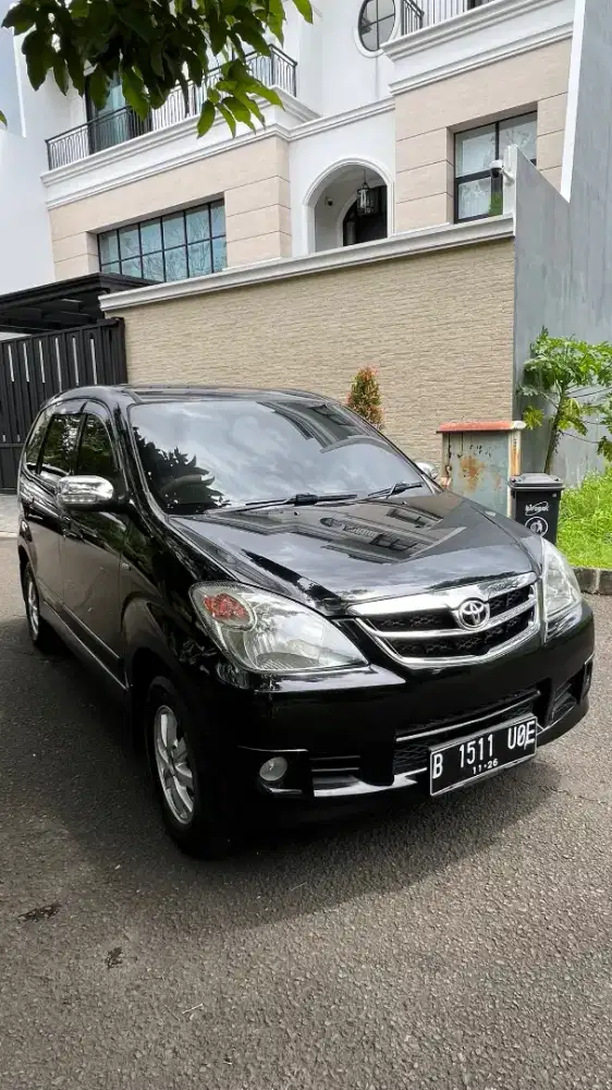 Toyota Avanza G 2011 Matic Hitam Low Km Pajak Panjang
