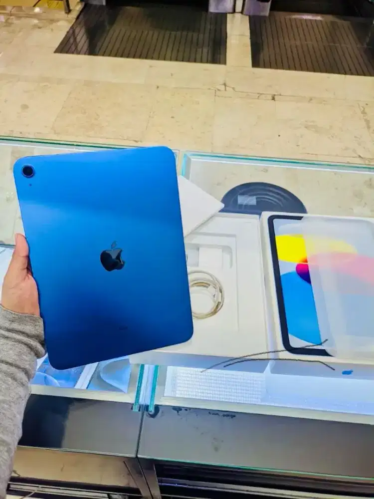 iPad Gen 10 (WiFi Only) 64GB warna biru iBox