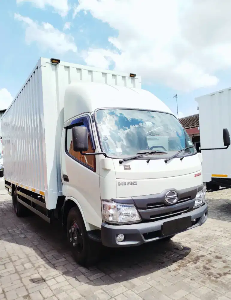 HINO DUTRO CDD 6 BAN SUPER LONG BOX ISTIMEWA CANTER