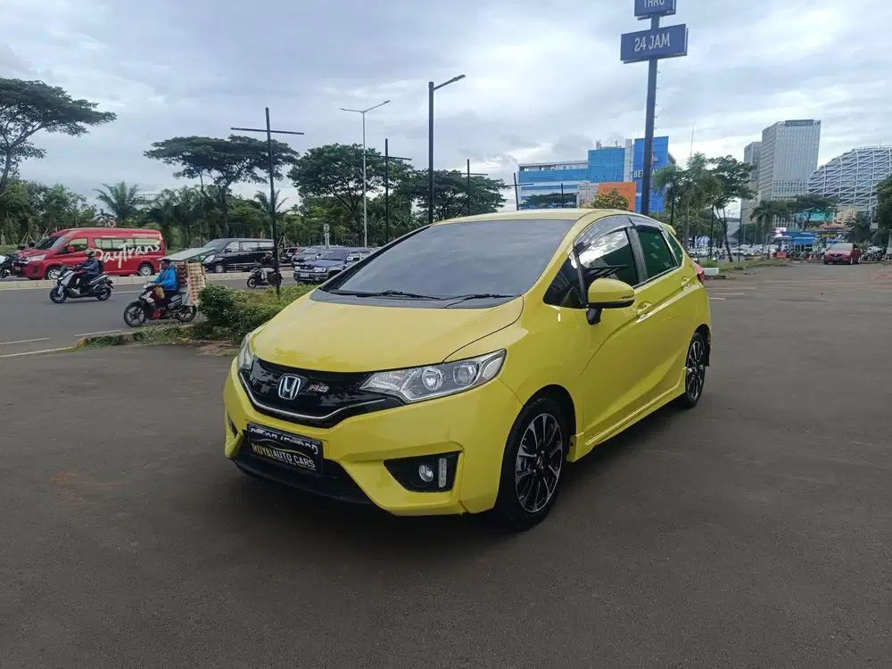 JUALCEPAT TERMURAH! Honda Jazz 1.5 RS AT 2017 GARANSI 1 TAHUN