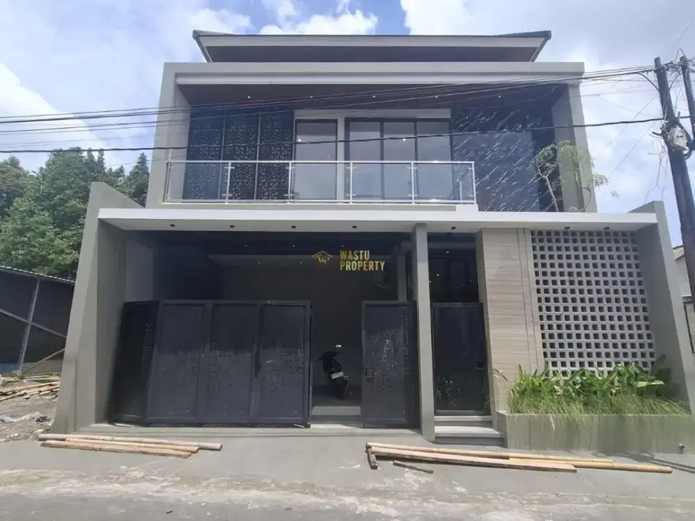 RUMAH MEWAH 2 LANTAI Di KALASAN, SLEMAN