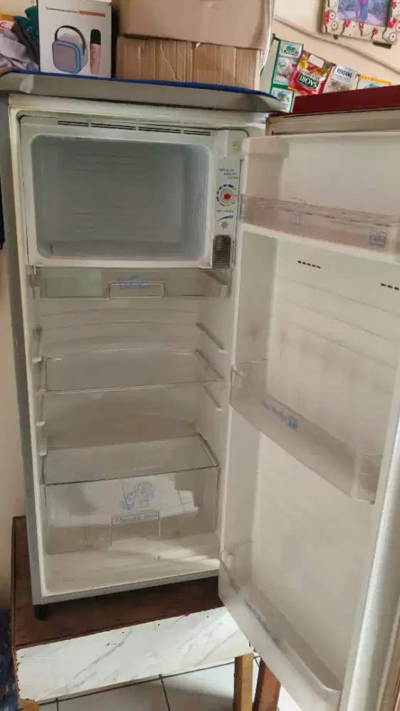 Kulkas sanyo 1 pintu