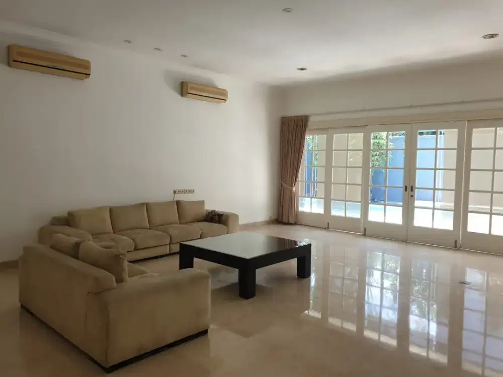 Rumah Sewa di Kemang Utara