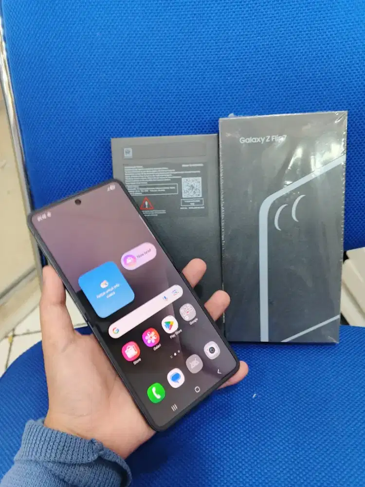 Samsung Z flip 7 5G 12/256 Fulset ori resmi sein 1 bulan pakai