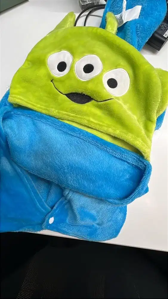 Selimut Lucu Alien Hijau