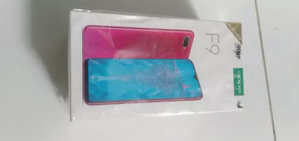 Dus box Oppo f9 mulus lengkap