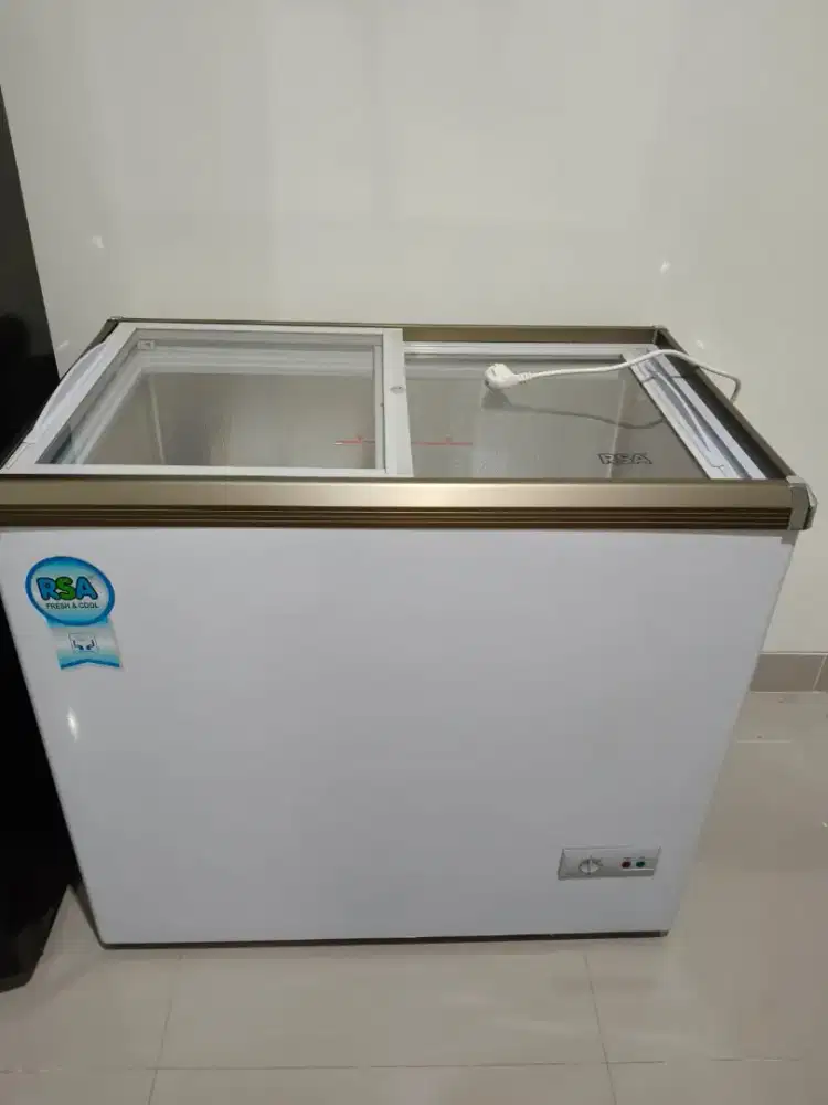RSA XS200  Sliding Flat Glass Freezer Pintu Kaca (200 Liter)