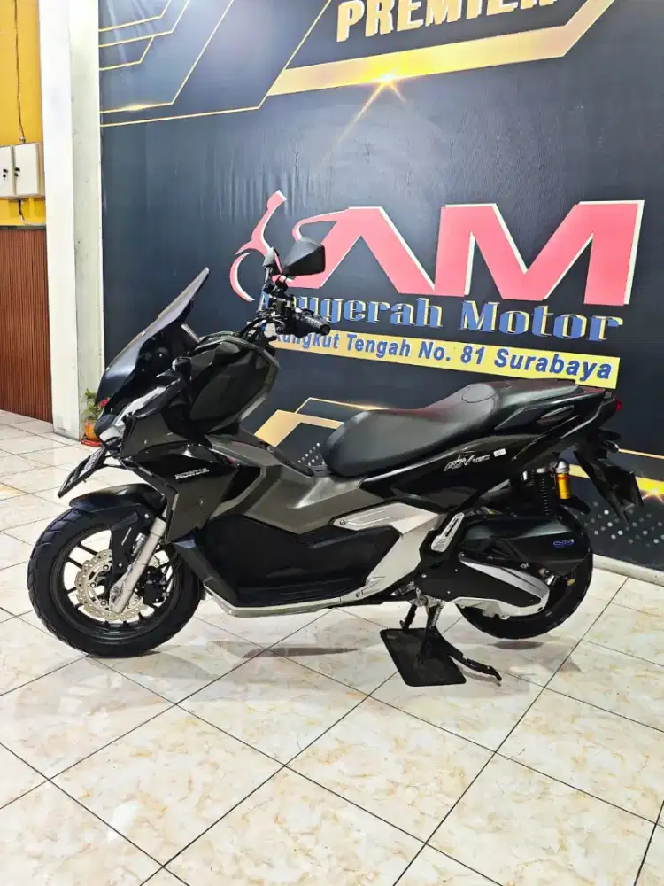 Honda New ADV 160 CBS TH 2022 metalic black anugerah motor rungkut jos