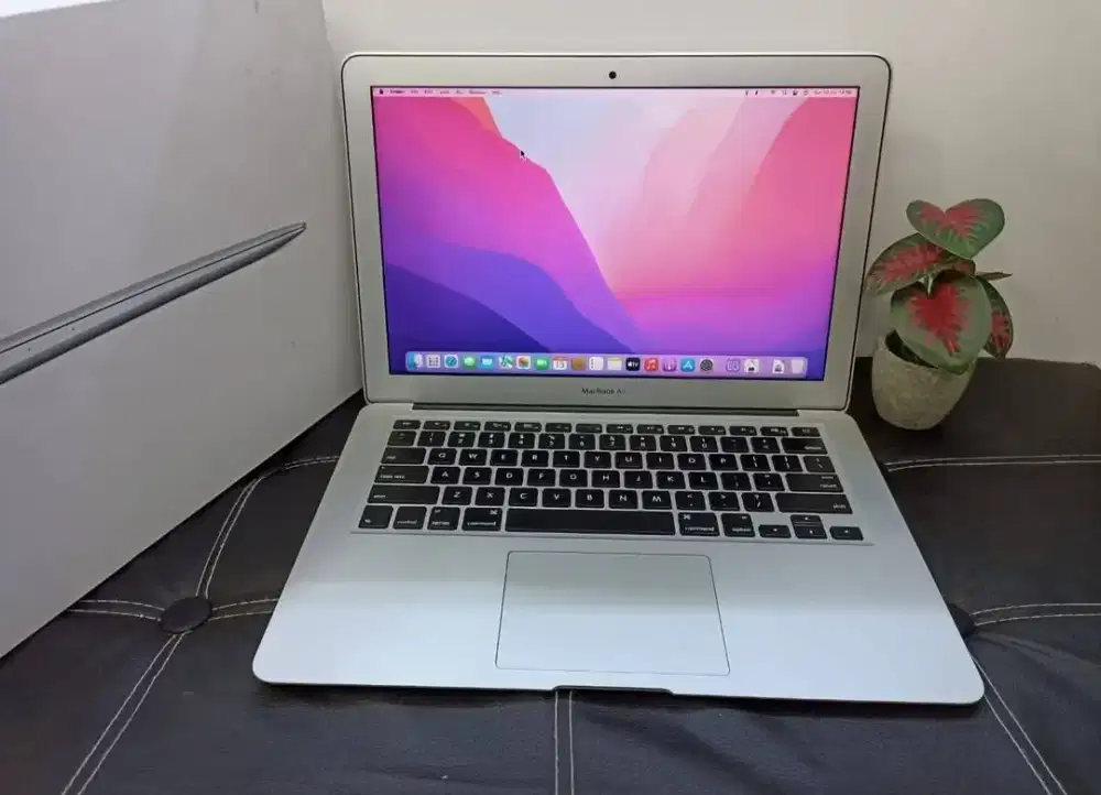 Macbook air 132017
Ci5/Ram 8Gb/SSD 128Gb/CC 390 Normal
FULLSET