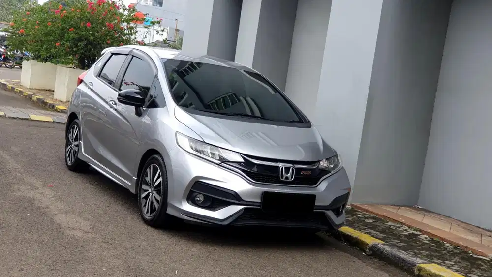 [ GARANSI 5TH ] Honda Jazz RS CVT GK5 AT Silver Facelift 2017 2018