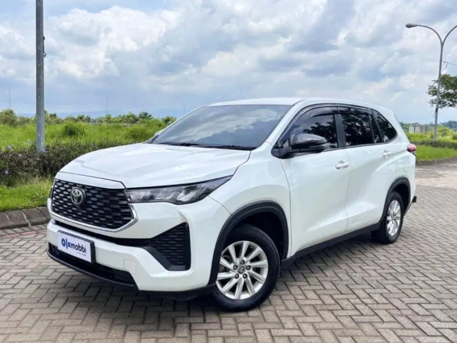 Toyota Kijang Innova 2.0 Zenix G CVT Bensin OTOMATIS 2023 WHA