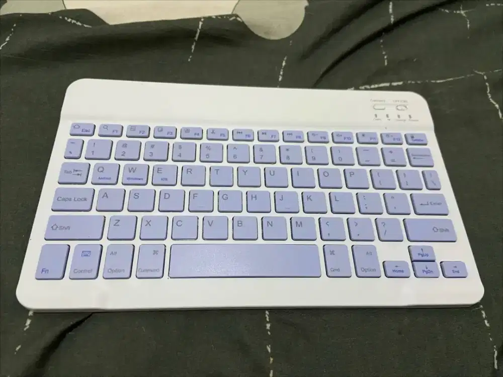 Keyboard bluetooth putih ungu