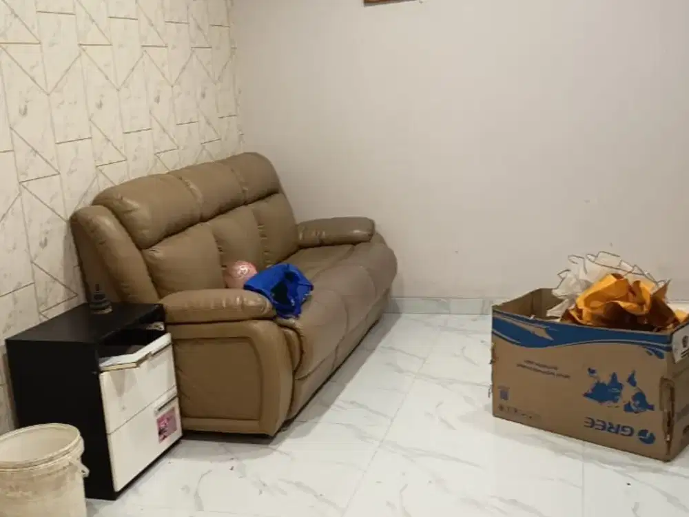 DIJUAL CEPAT RUMAH SEMIFURNISHED TAMAN SURYA 5 CENGKARENG JAKARTA BARAT