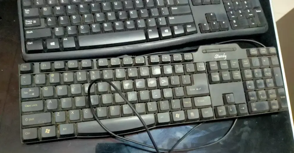 Keyboard merek sturdy warna hitam usb