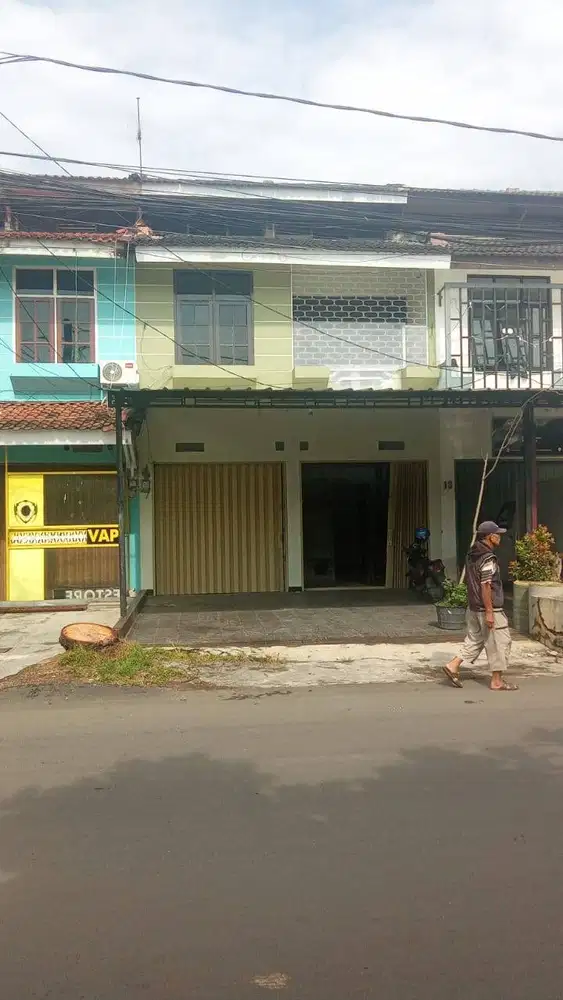 JUAL RUKO CEPAT komplek Sanggar Hurip, baru direnovasi, tinggal masuk