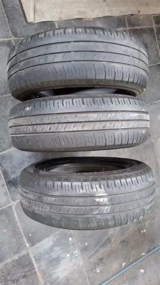 4 Ban Ring16 kondisi 85 persen