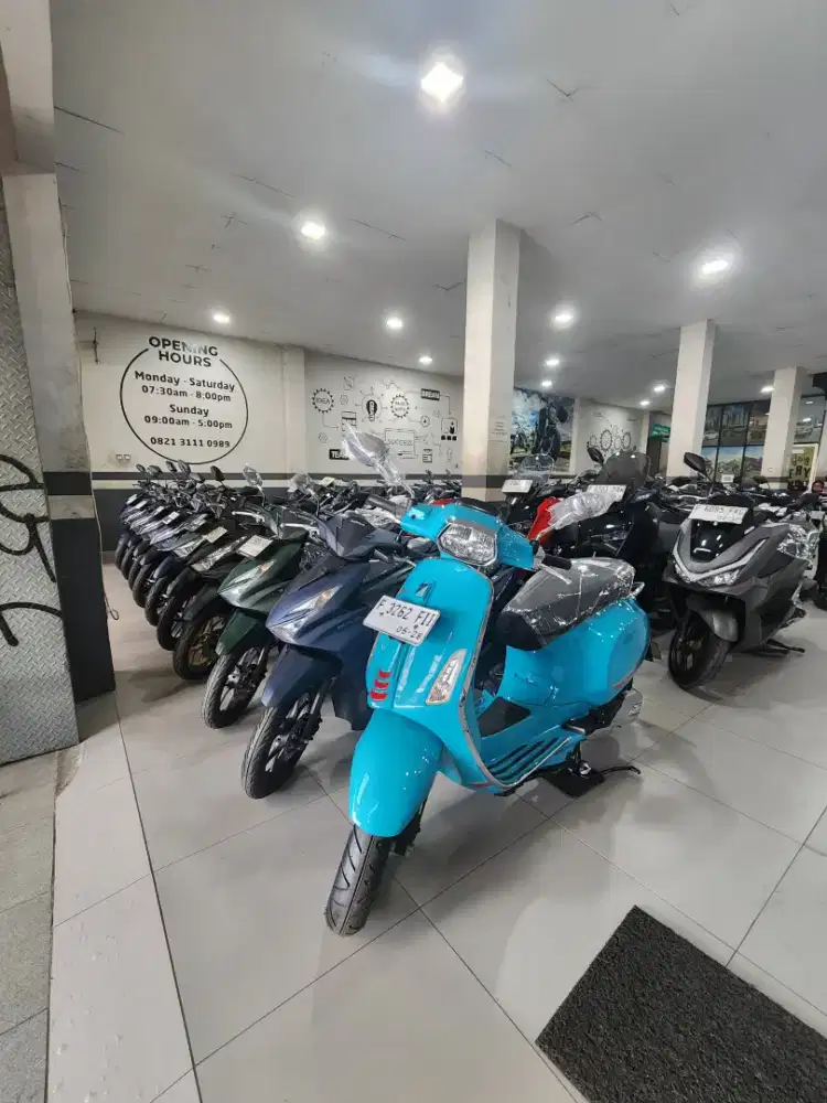 VESPA SPRINT 150 ABS KM 6K THN 2023 (PUTRA TUNGGAL MOTOR)