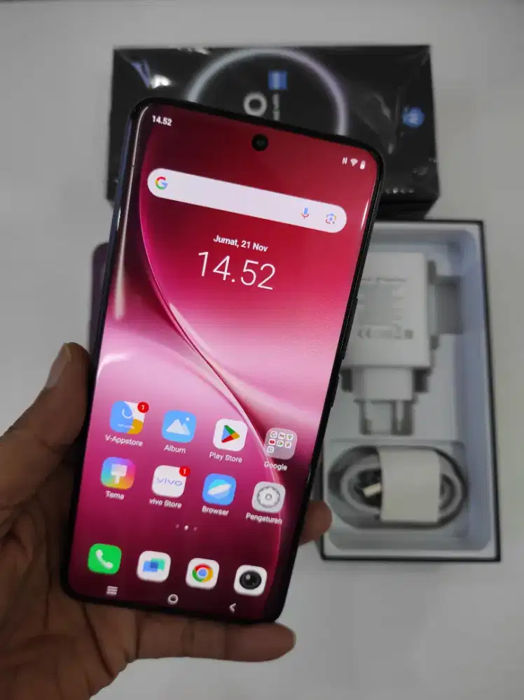 Vivo V60  5G Red
Garansi Resmi
Mulus 98%
Ram 12/256
Fullset original