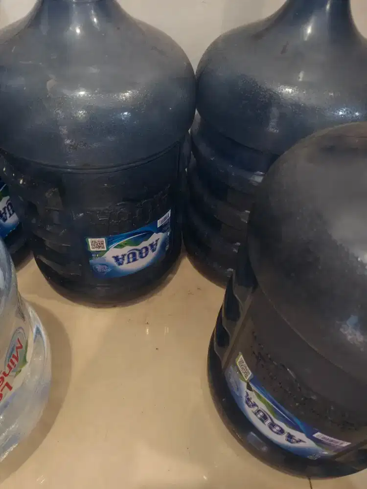 Dijual 4 Galon AQUA kosong