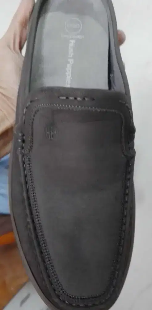 Dijual sepatu sandal ukuran 42 ,lokasi perum taman asri ,ciledug