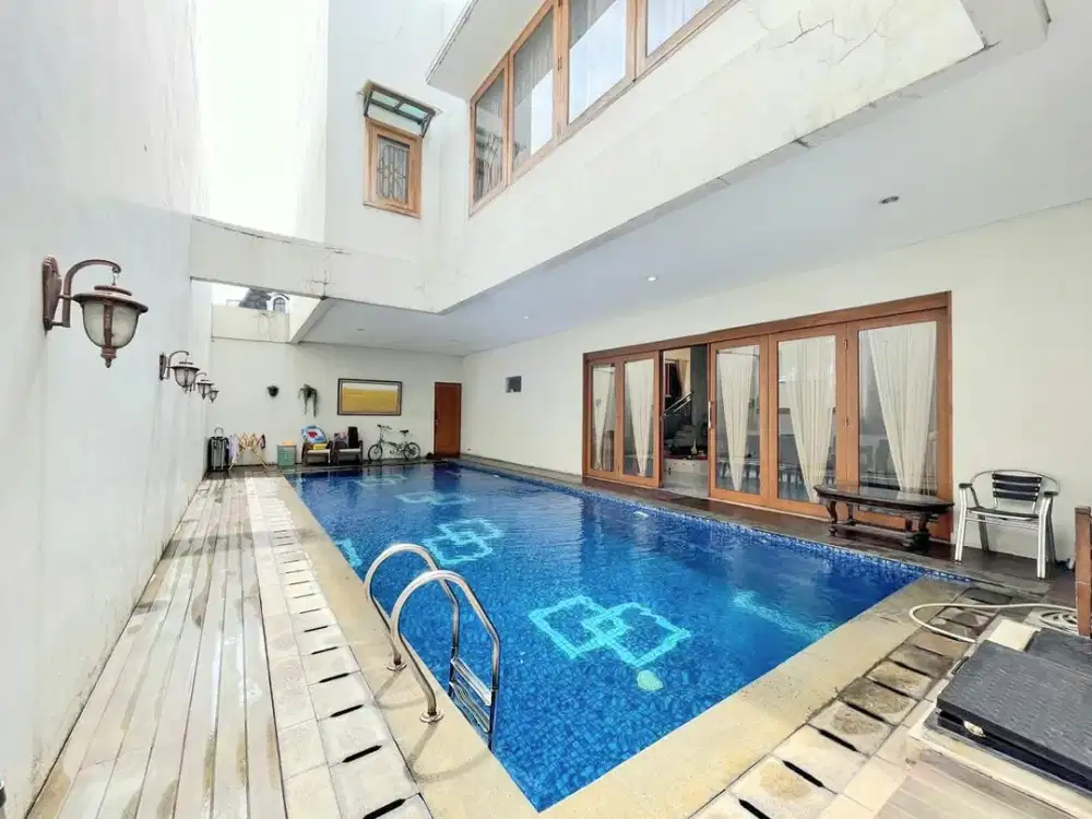 Rumah Mewah 2 Lantai Bintaro Sektor 7 ada Kolam Renang