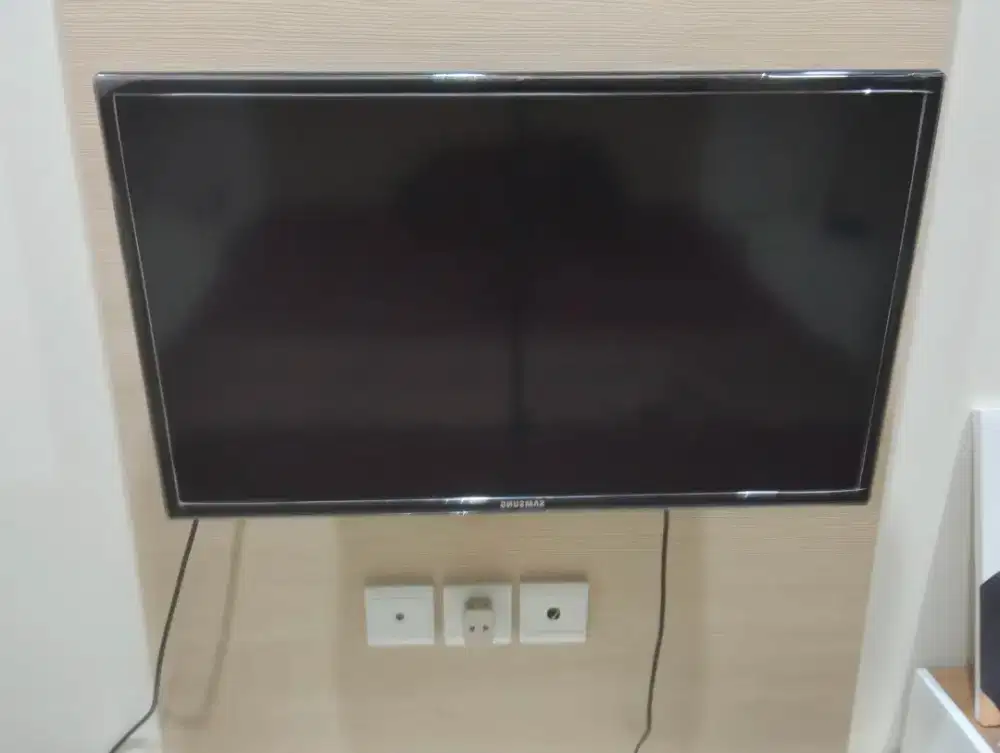 SAMSUNG LED TV 32 inch