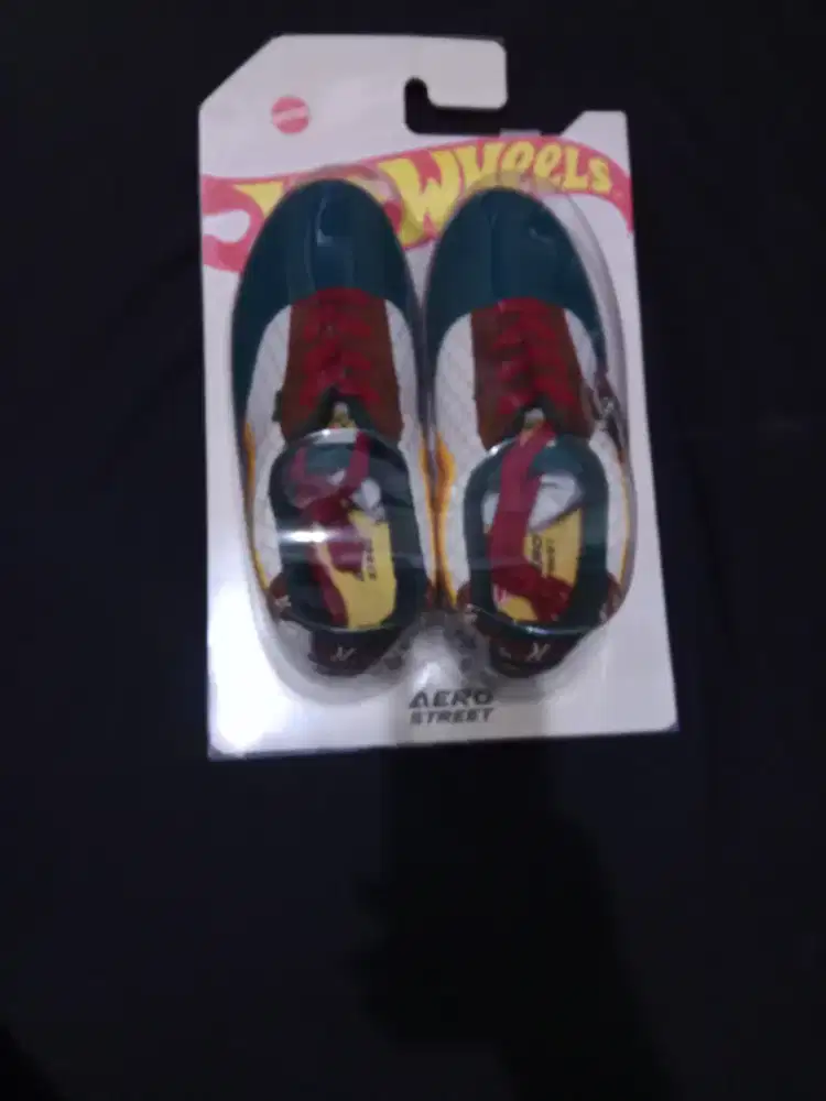 Sepatu aerostreet x hotwheels